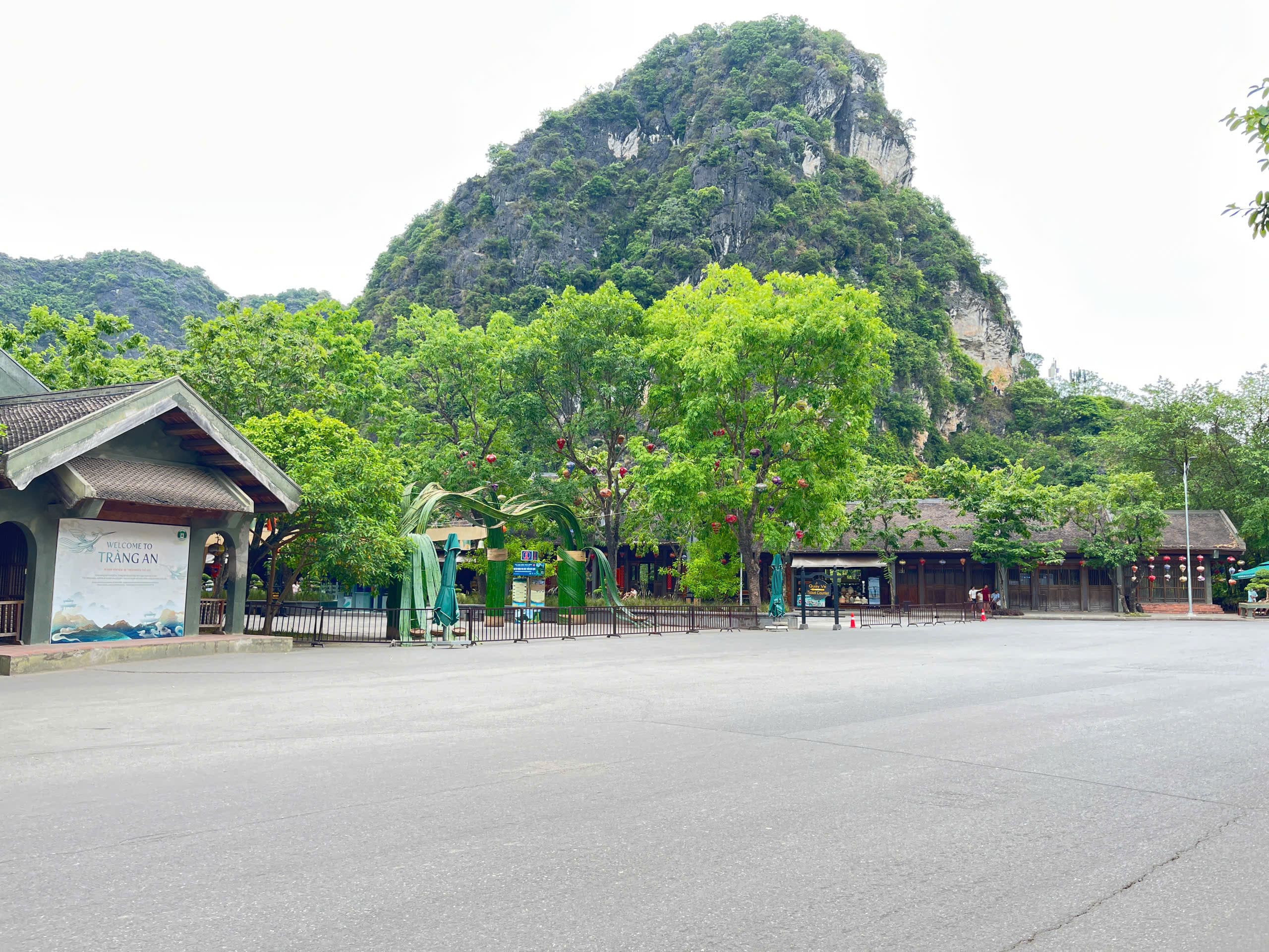 Khám phá trọn vẹn vẻ đẹp biển Cửa Lò và kinh nghiệm di chuyển an toàn từ Taxi sân bay group